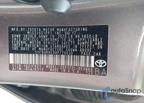 2017 Toyota Corolla Le z USA, uszkodzony, nr VIN 5YFBURHE0HP720630